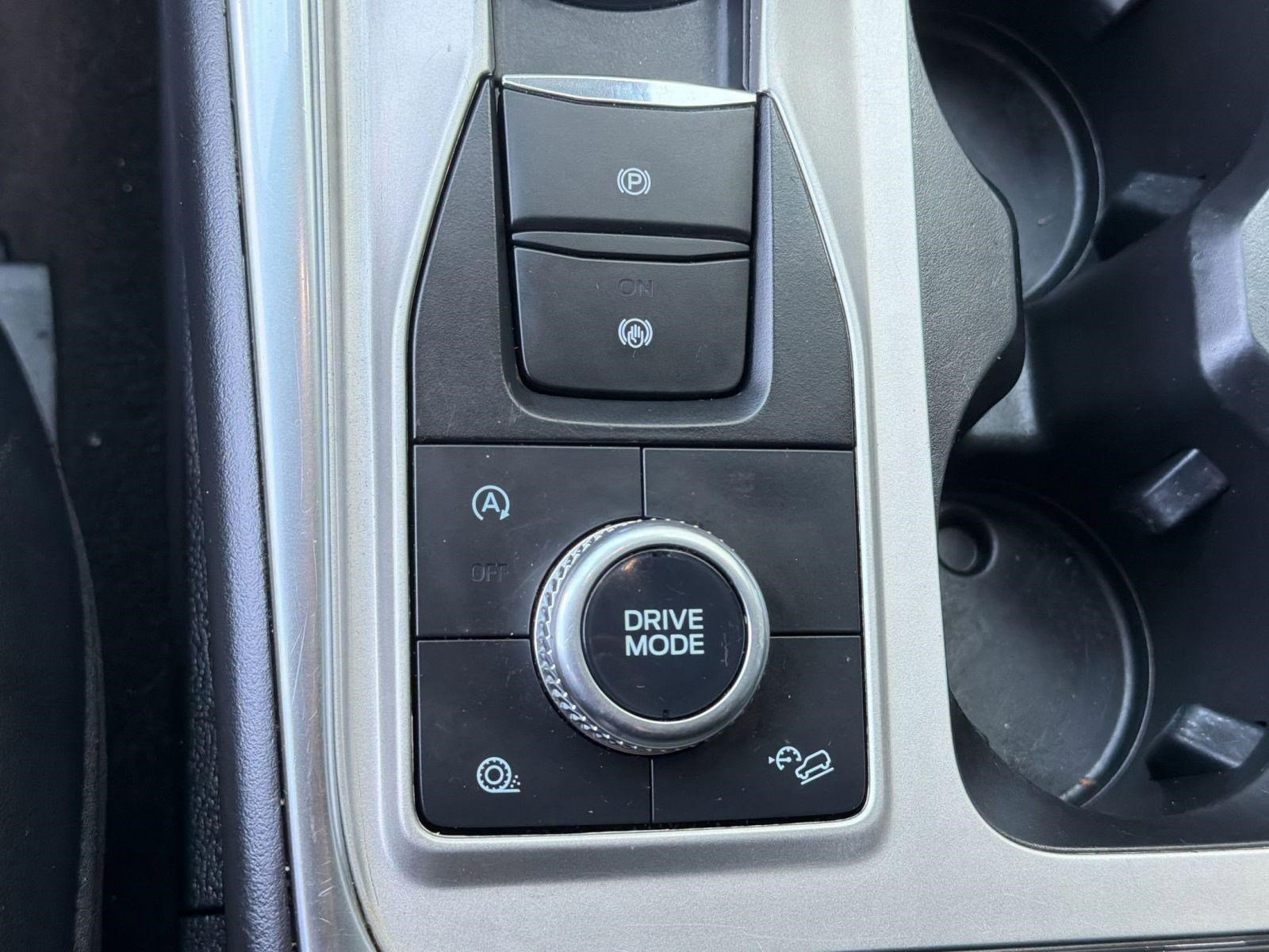 Used 2021 Ford Explorer XLT w/ Equipment Group 202A AWD/4WD image 32