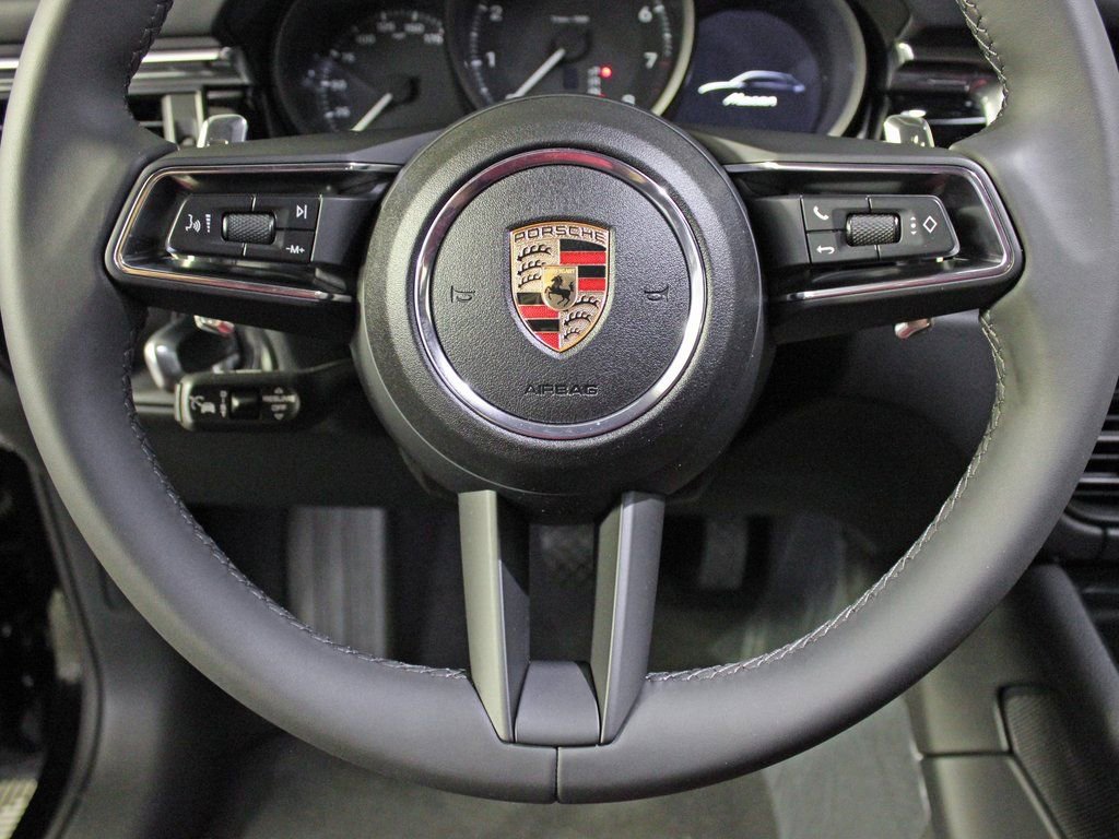 Certified 2025 Porsche Macan image 21