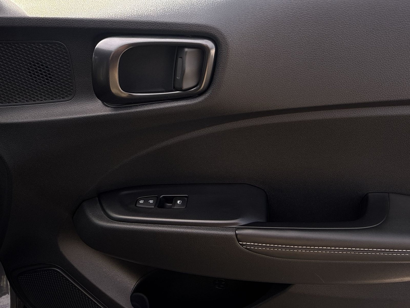 Certified 2024 Hyundai Venue Limited FWD image 28