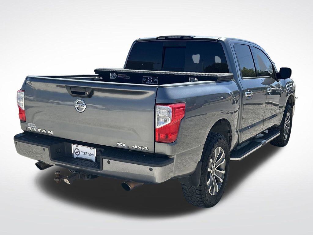 Used 2017 Nissan Titan SL image 7