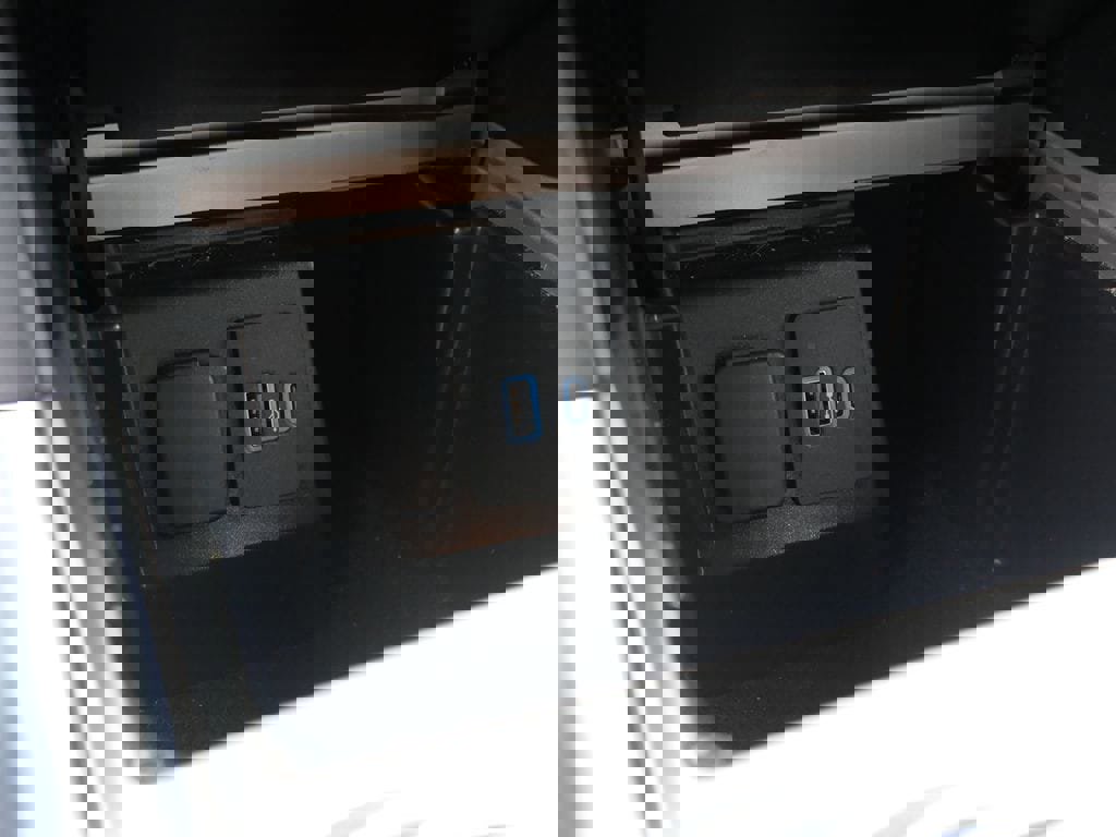 Used 2021 Ford Explorer XLT w/ Equipment Group 202A image 21