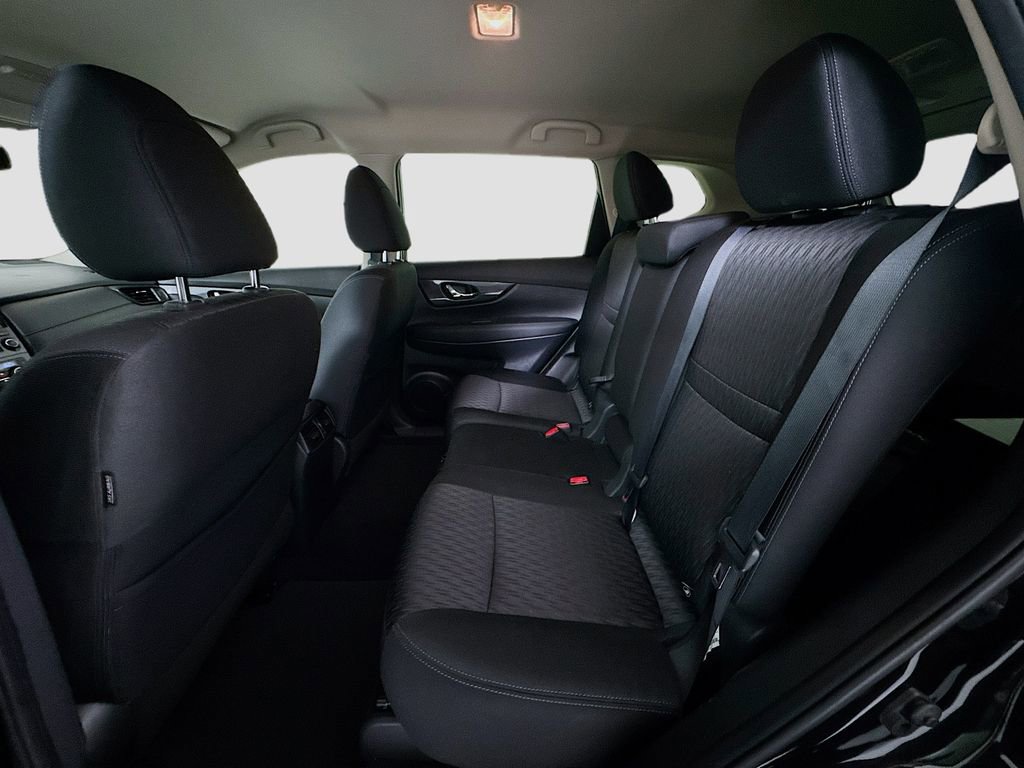 Used 2018 Nissan Rogue SV image 22