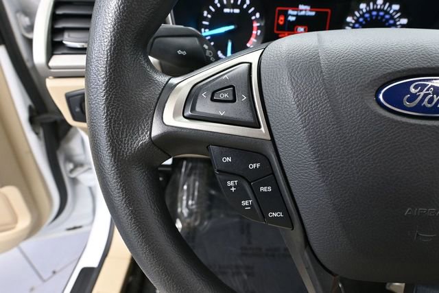 Used 2016 Ford Fusion SE FWD image 26