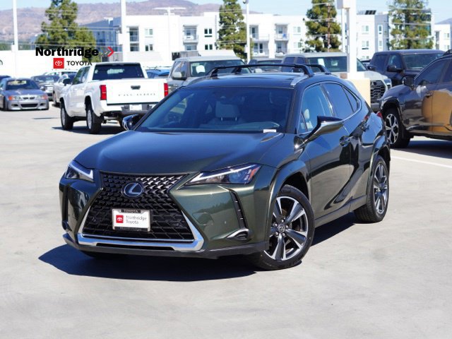 Used 2022 Lexus UX 200 w/ Premium Package FWD image 4