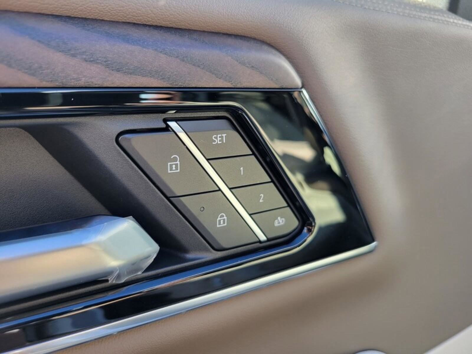 New 2026 GMC Yukon XL Denali w/ Denali Reserve Package image 27