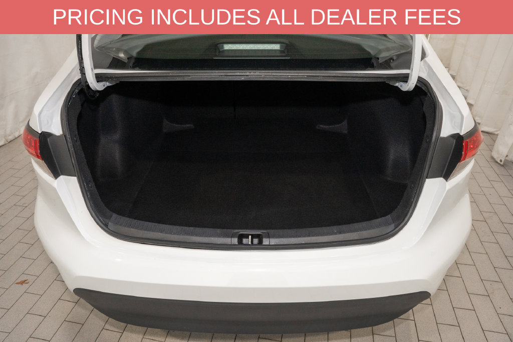 Used 2025 Toyota Corolla LE FWD image 5