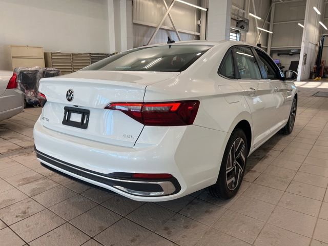Used 2024 Volkswagen Jetta SEL FWD image 8