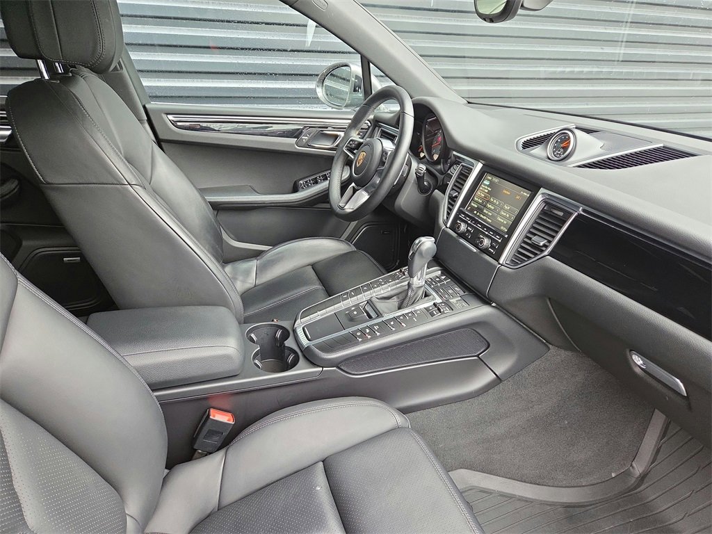 Certified 2016 Porsche Macan S image 18