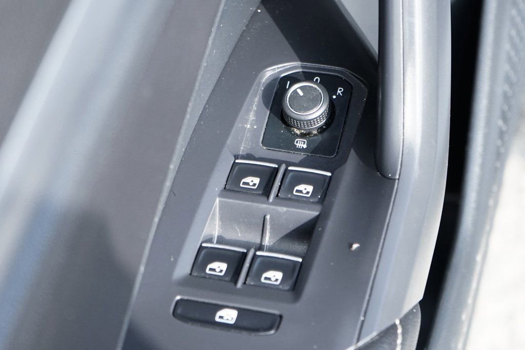 Used 2022 Volkswagen Jetta SE image 15