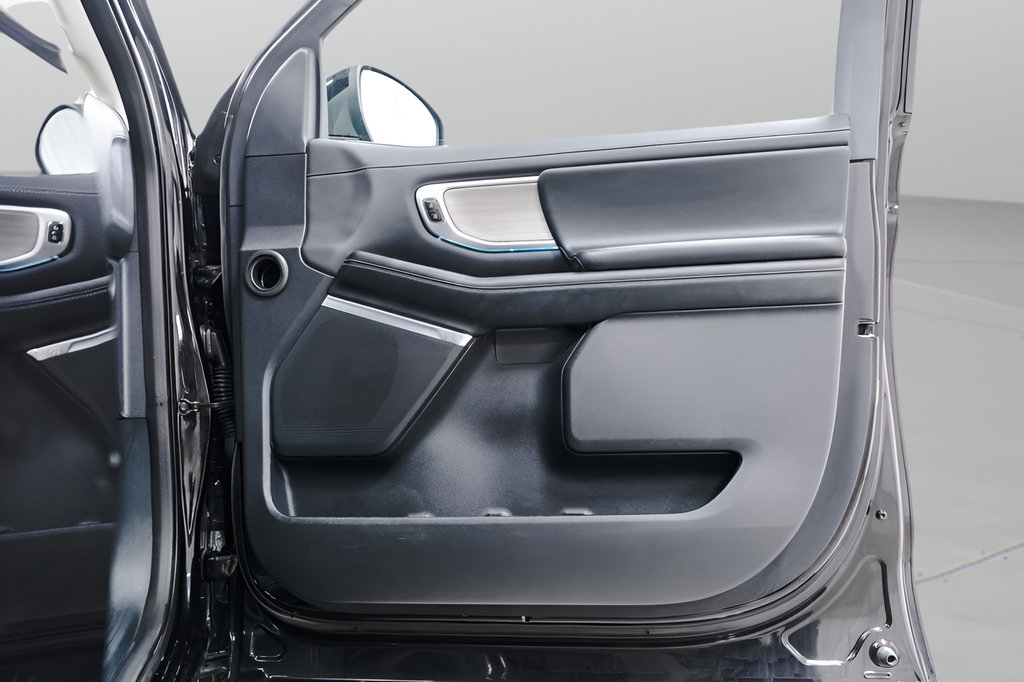 Used 2025 Ford Expedition Platinum AWD/4WD image 40