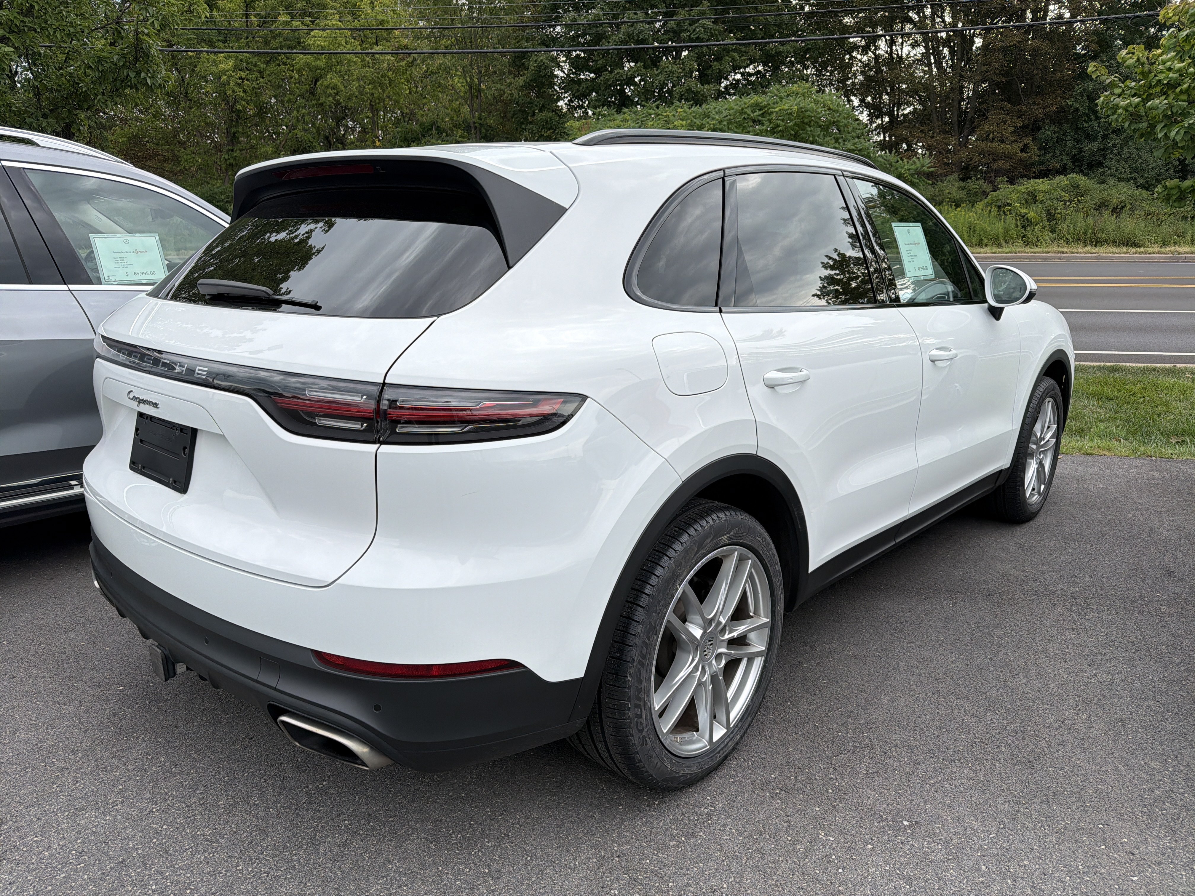 Used 2022 Porsche Cayenne AWD/4WD image 7