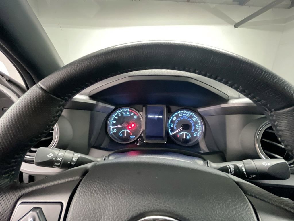 Used 2023 Toyota Tacoma TRD Off-Road image 11