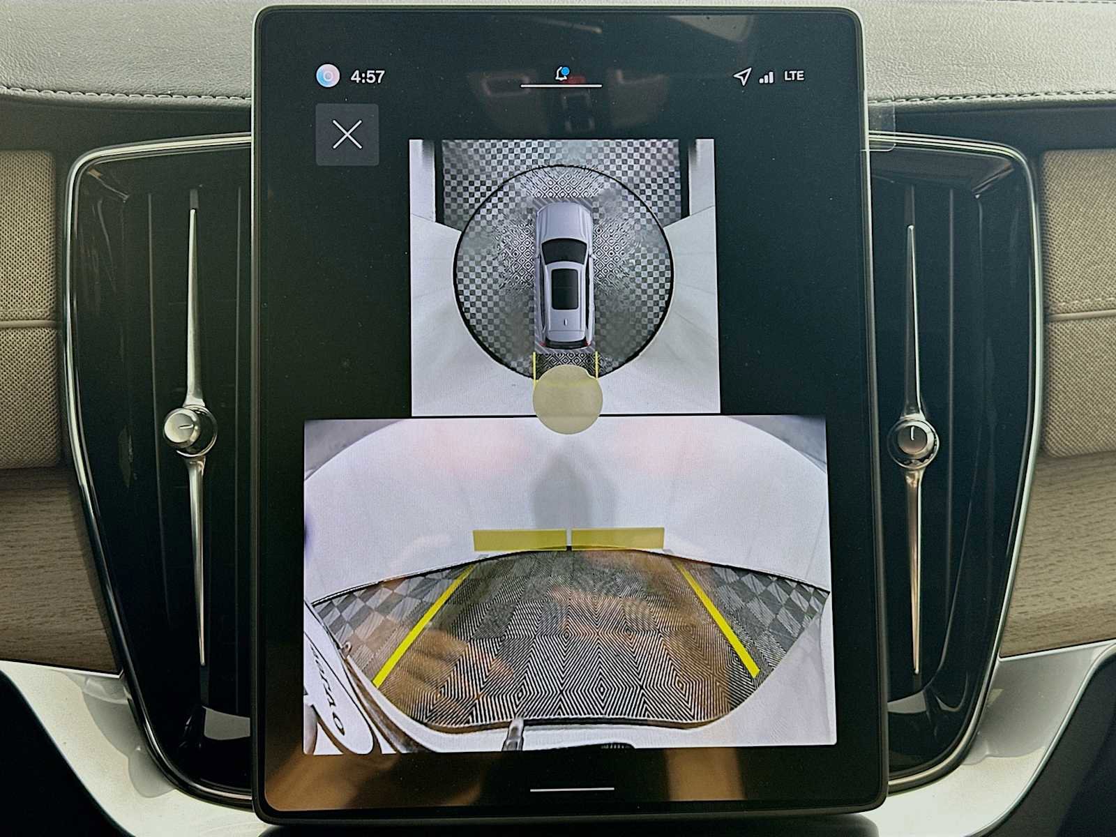 New 2026 Volvo XC90 B6 Plus w/ Protection Package Premier image 15