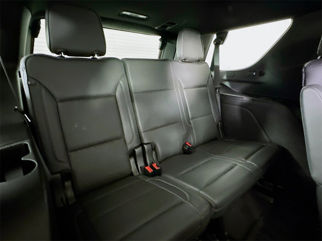 Used 2021 GMC Yukon Denali w/ Denali Premium Package image 14