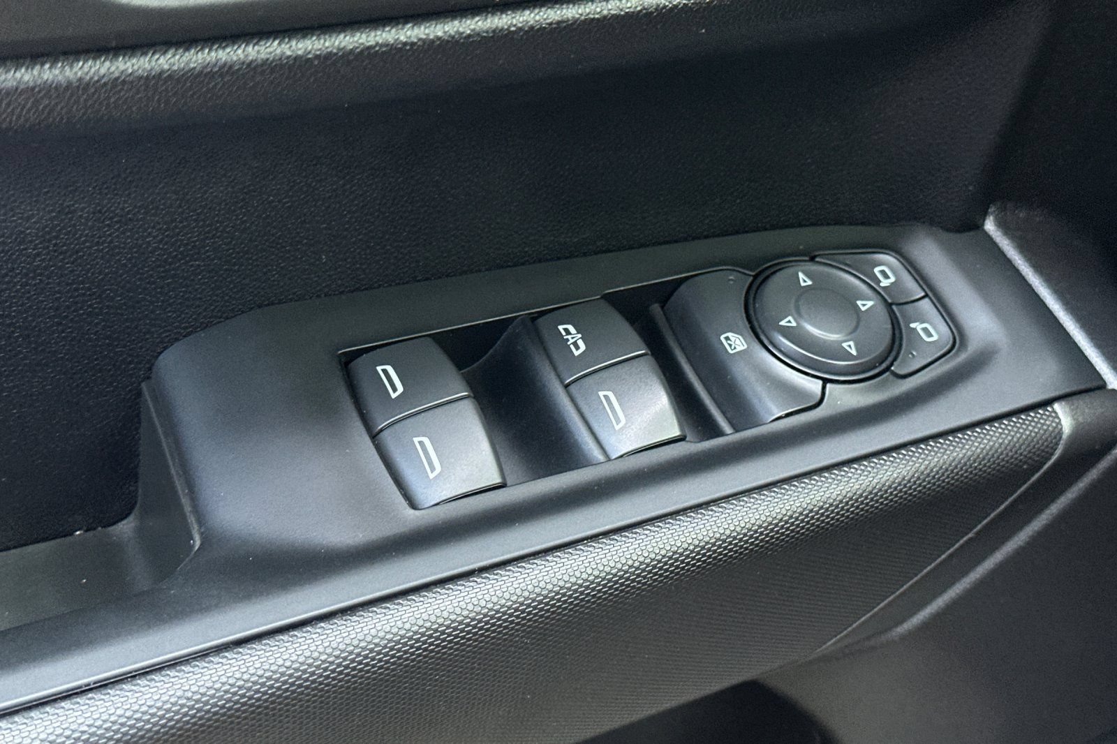 Used 2022 Chevrolet Silverado 1500 Custom AWD/4WD image 12
