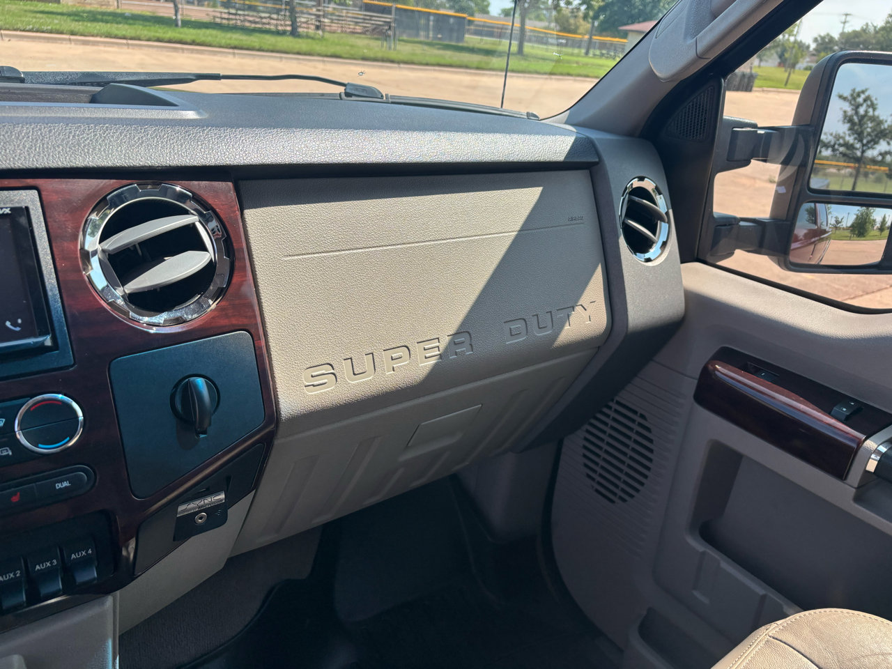 Used 2010 Ford F250 Lariat image 21