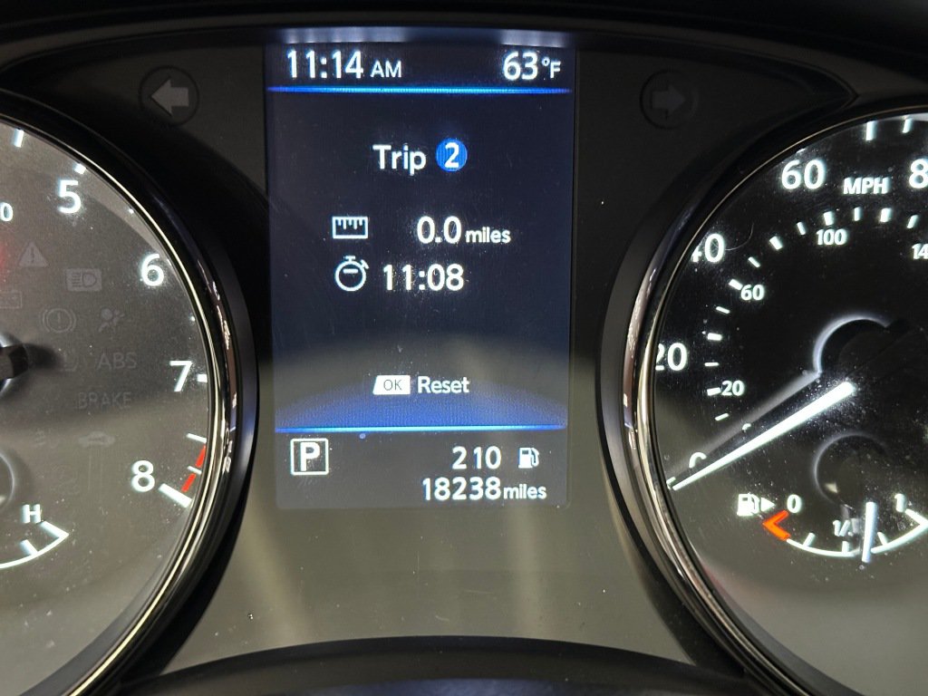 Used 2021 Nissan Rogue Sport SV FWD image 3