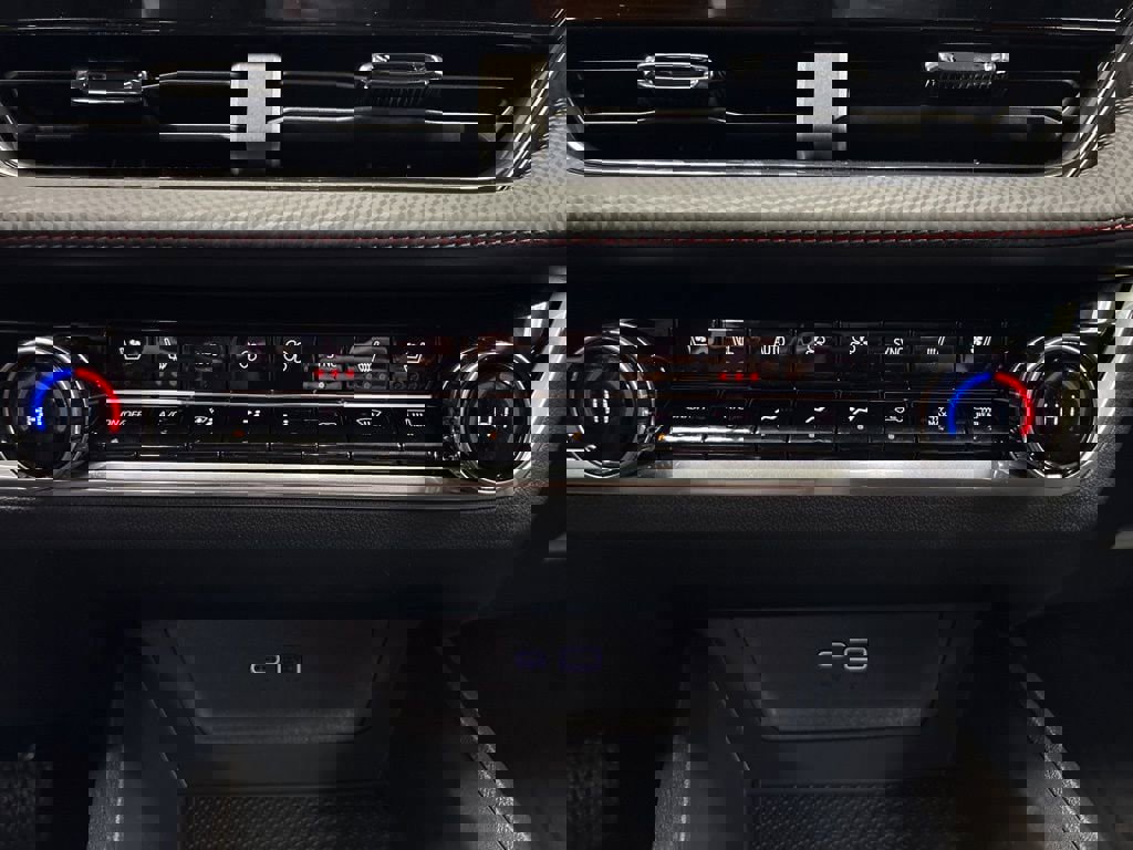 New 2026 Chevrolet Equinox RS w/ Convenience Package III image 33