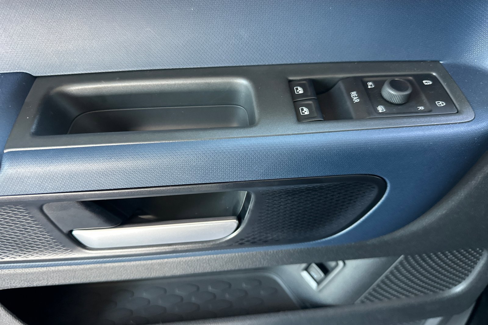 New 2025 Volkswagen ID. Buzz Pro S image 11