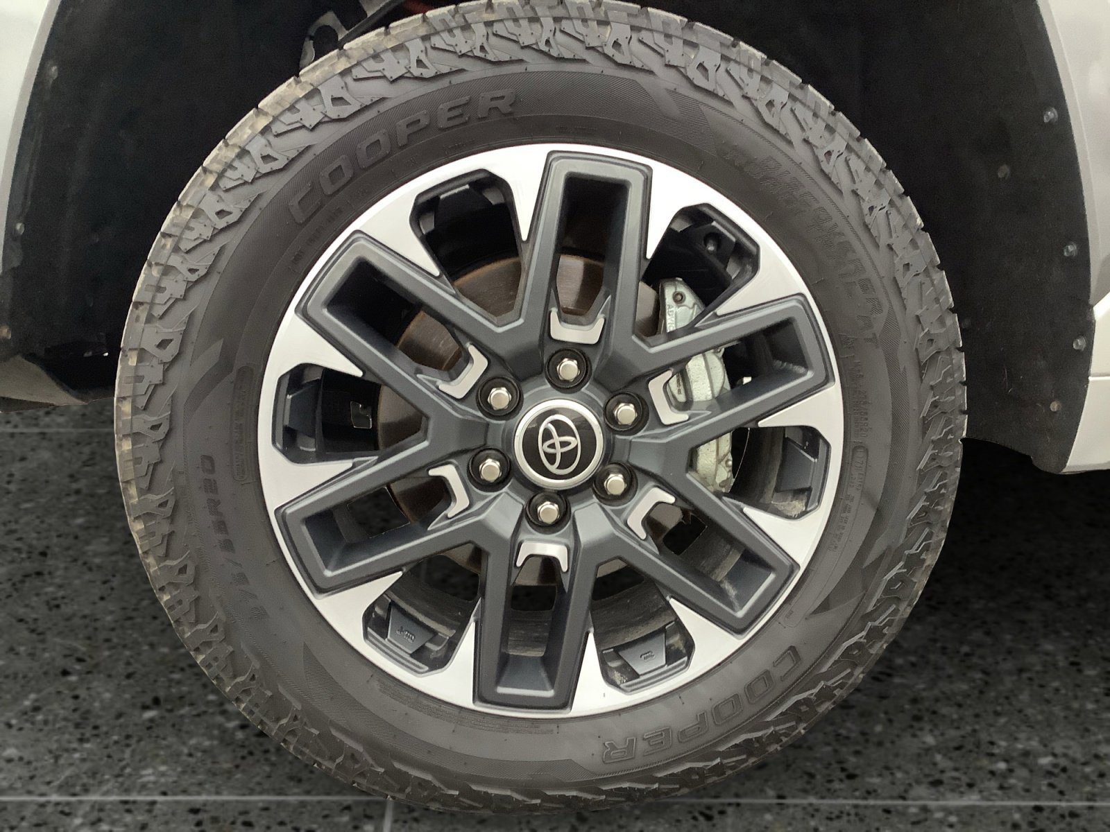 Used 2023 Toyota Tundra Limited image 14