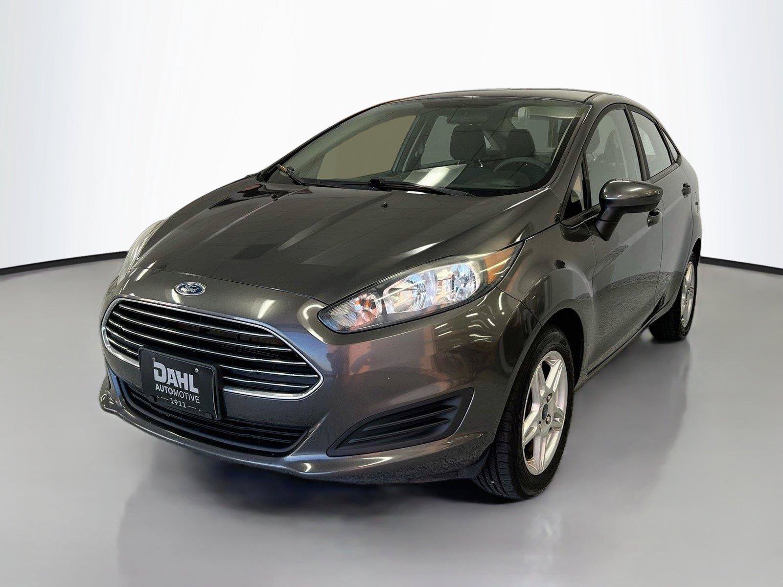 Used 2017 Ford Fiesta SE FWD image 4