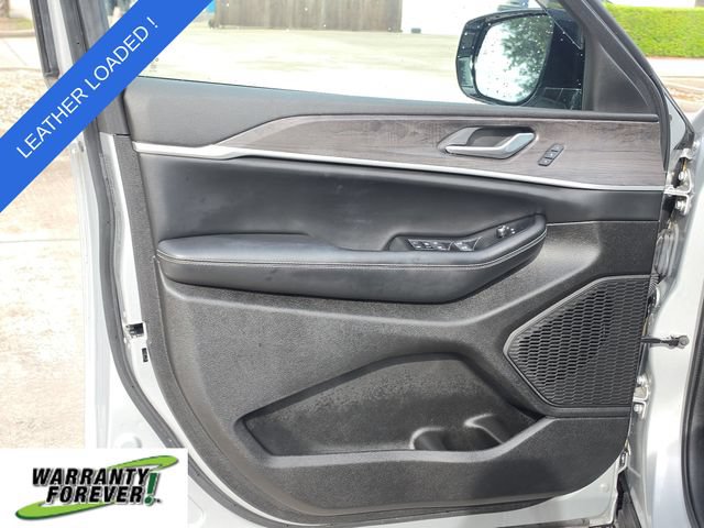 Used 2024 Jeep Grand Cherokee Limited RWD image 18