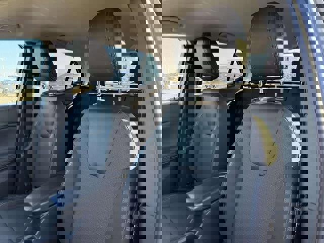 Used 2023 Buick Encore GX Select image 11