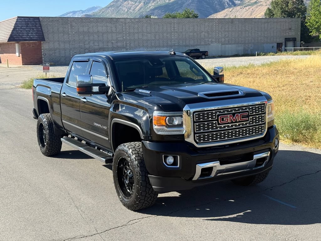 Used 2018 GMC Sierra 3500 Denali w/ Suspension Package, Off-Road AWD/4WD image 2