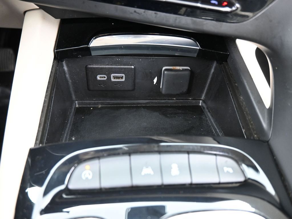 Used 2023 Buick Envision Preferred image 26