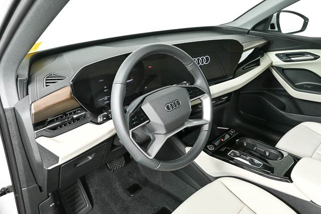 New 2025 Audi Q6 e-tron Premium image 4