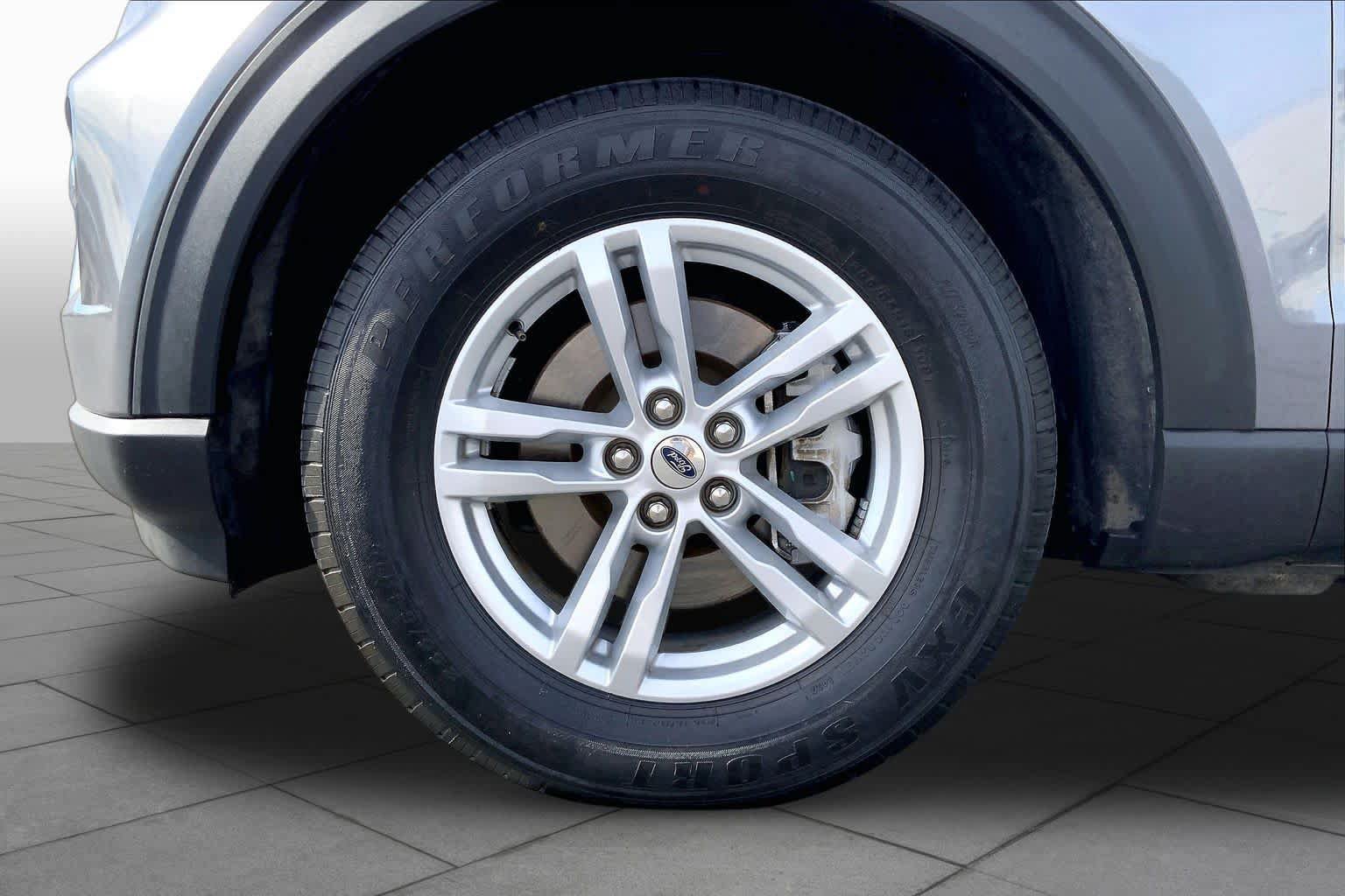 Used 2022 Ford Explorer XLT w/ Equipment Group 202A RWD image 10