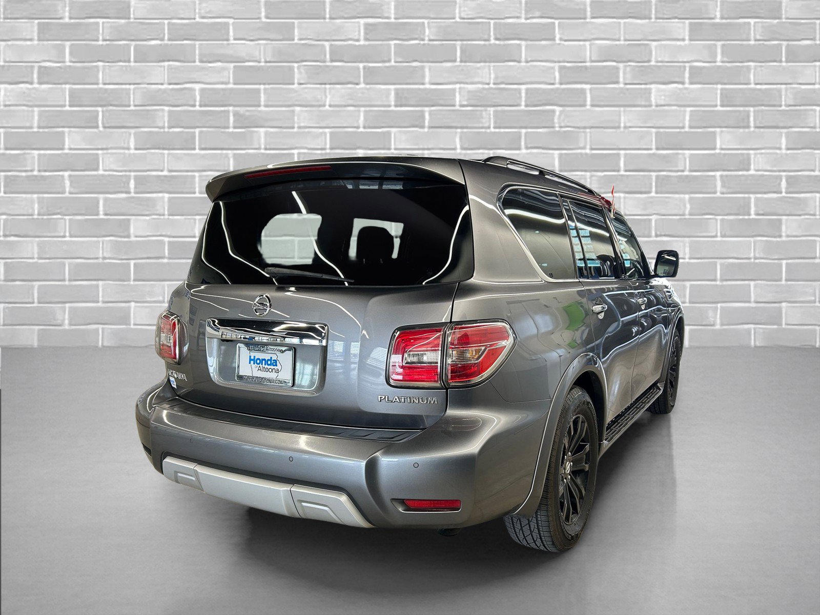 Used 2017 Nissan Armada Platinum image 5