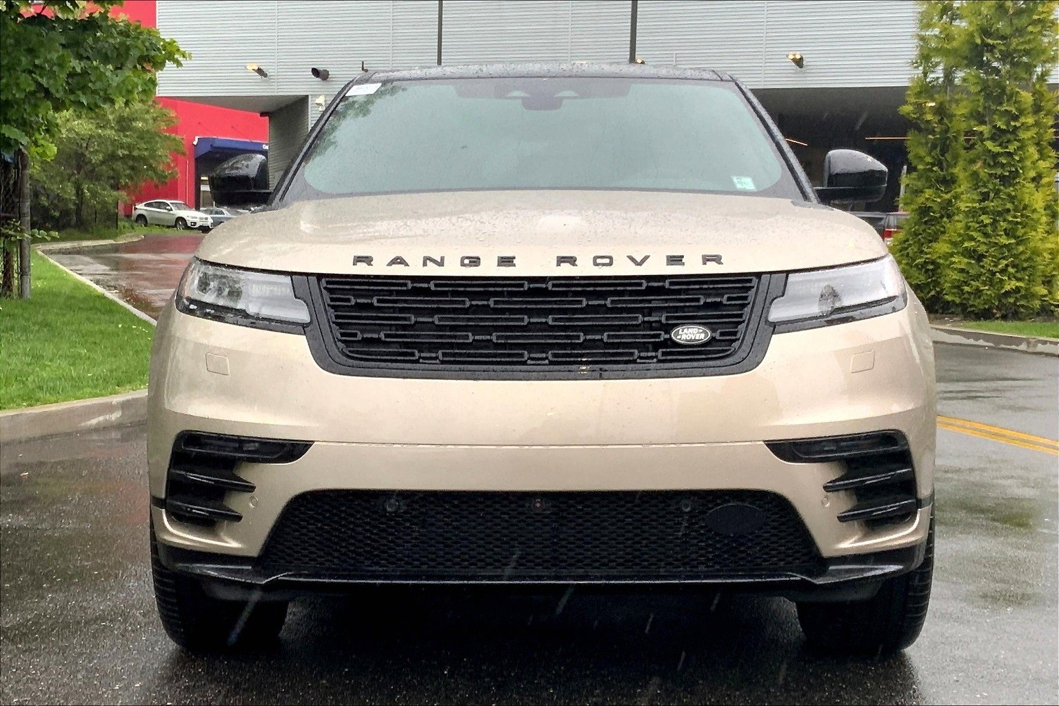 New 2026 Land Rover Range Rover Velar Dynamic SE image 3