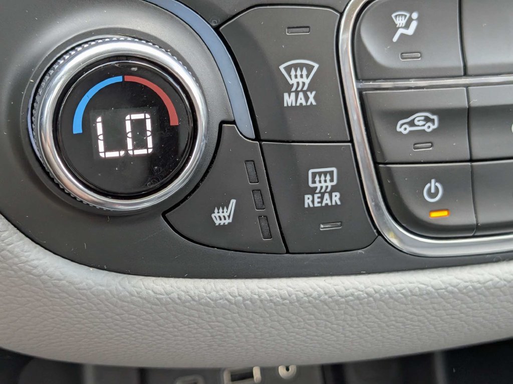 Used 2022 Chevrolet Equinox LT FWD image 22