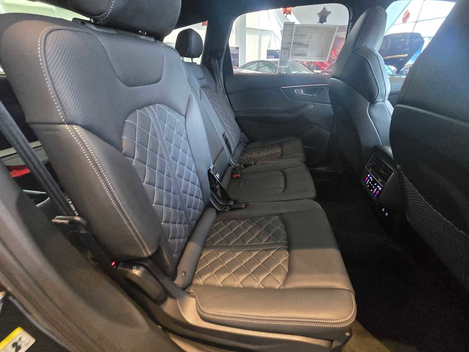 New 2025 Audi SQ7 Premium Plus image 14