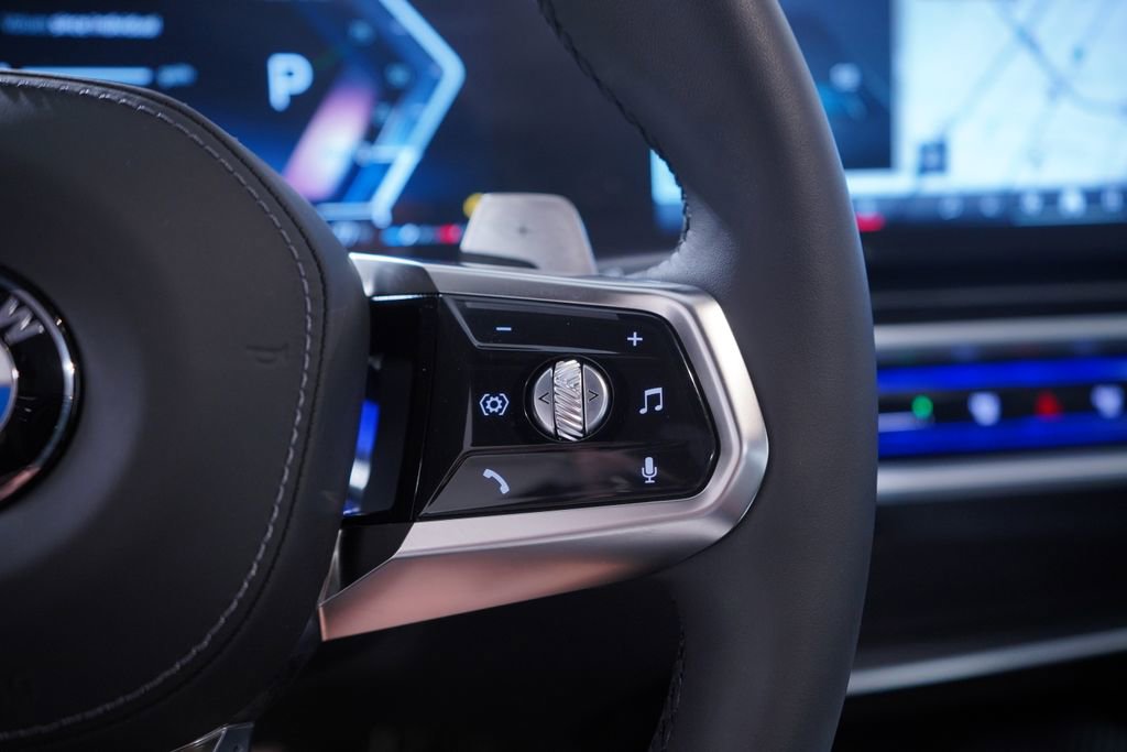 Used 2025 BMW 740i w/ Premium Package image 20