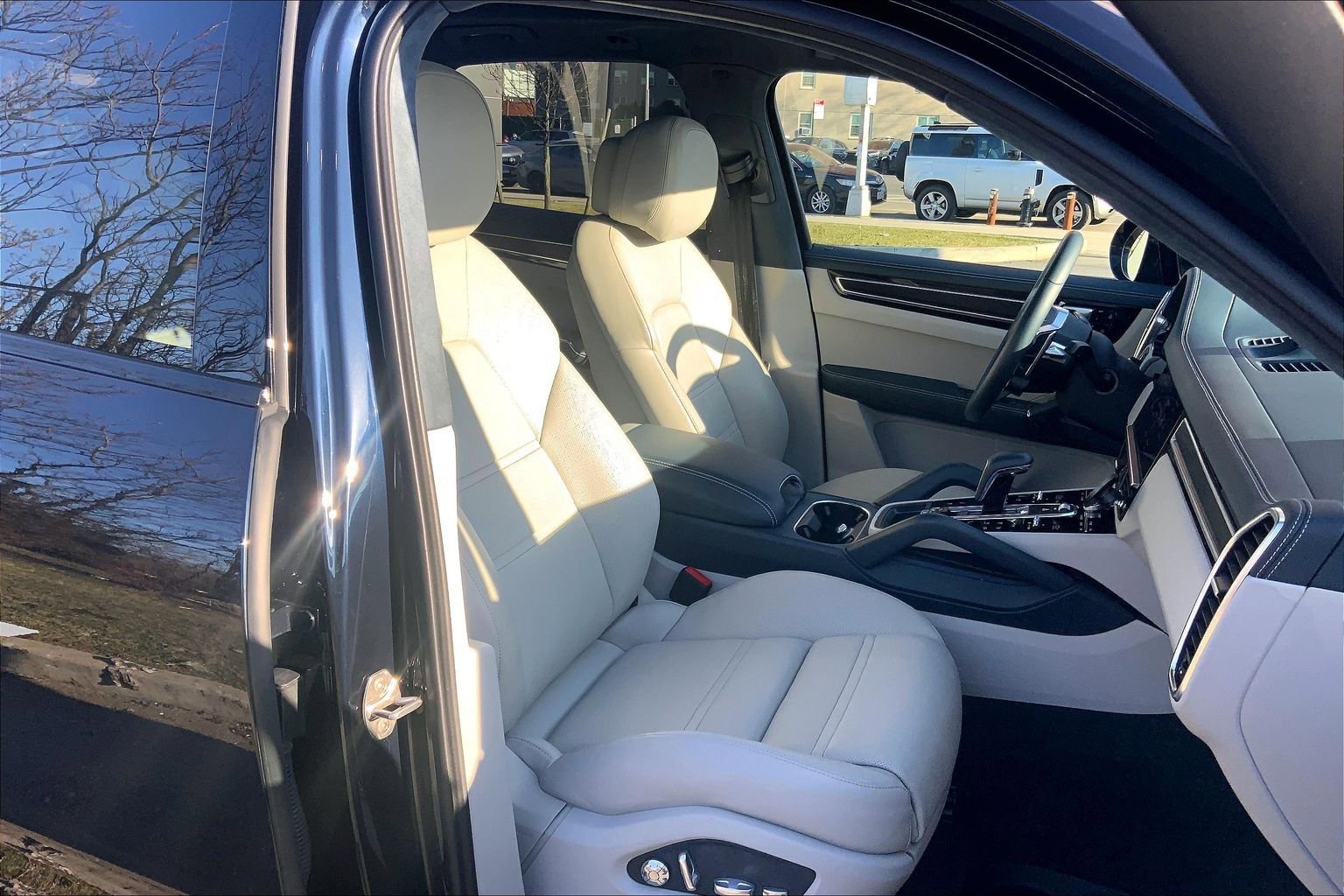 Used 2021 Porsche Cayenne GTS image 8