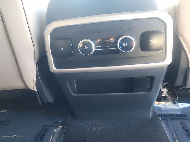 Used 2024 Ford Expedition XLT image 21