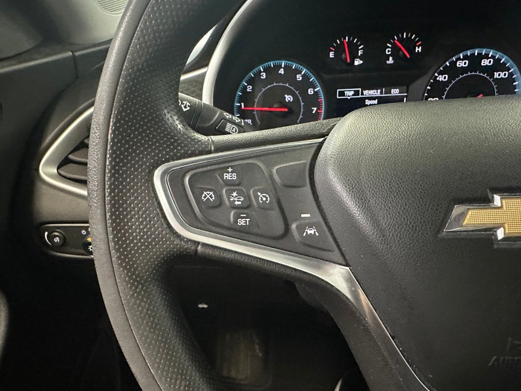 Used 2022 Chevrolet Malibu LS FWD image 9
