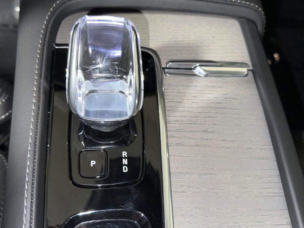 Used 2024 Volvo XC60 B5 Plus w/ Climate Package AWD/4WD image 24