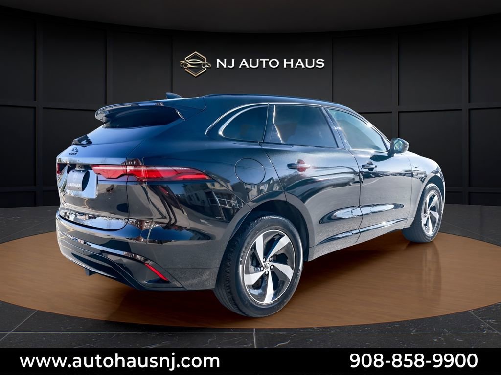 Used 2024 Jaguar F-PACE R-Dynamic S image 11