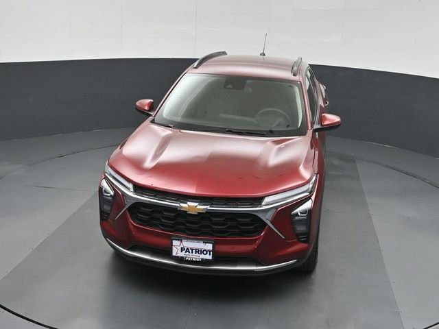 Used 2025 Chevrolet Trax LT FWD image 35