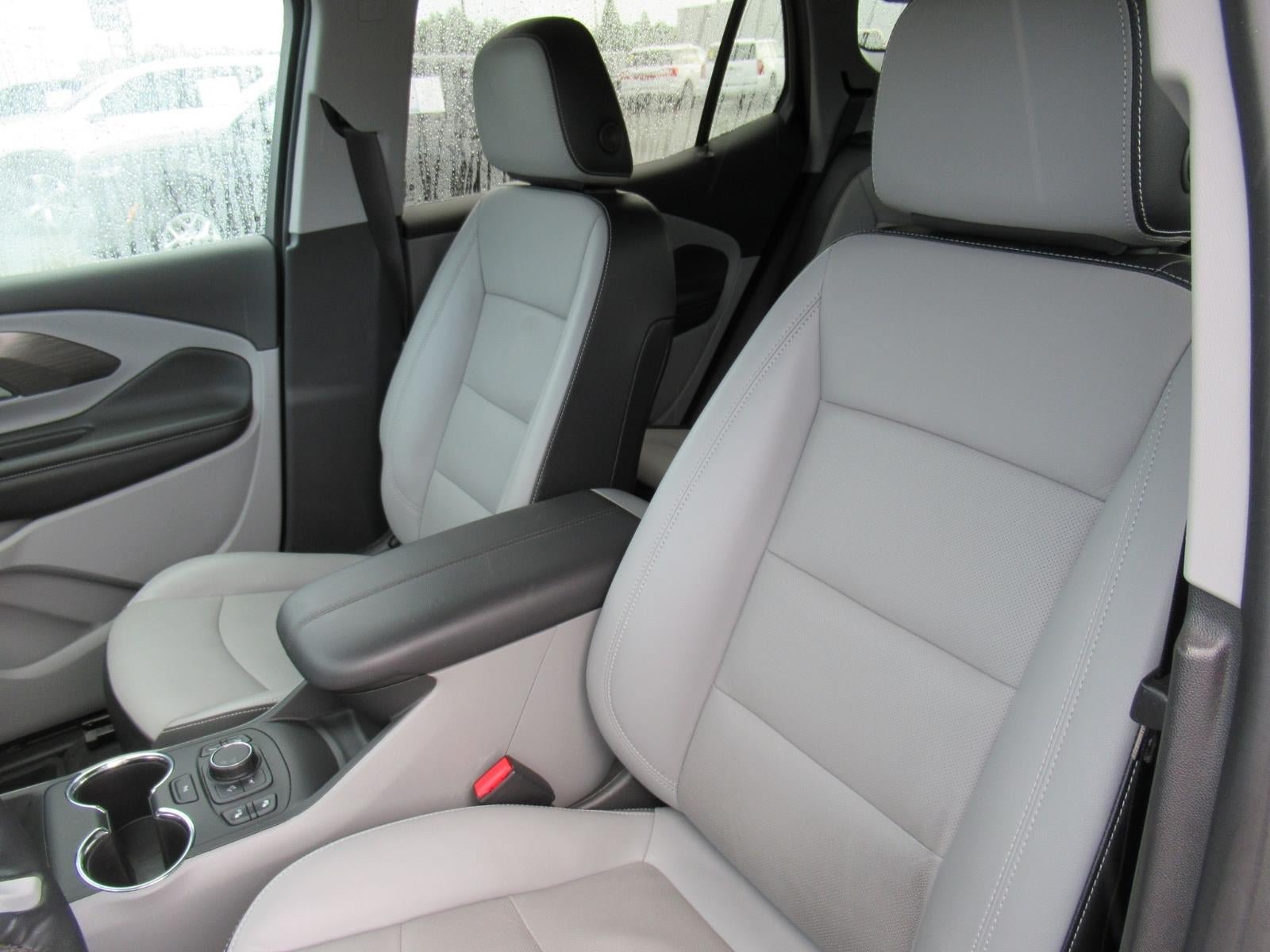 Used 2024 GMC Terrain SLT w/ Infotainment Package II FWD image 17