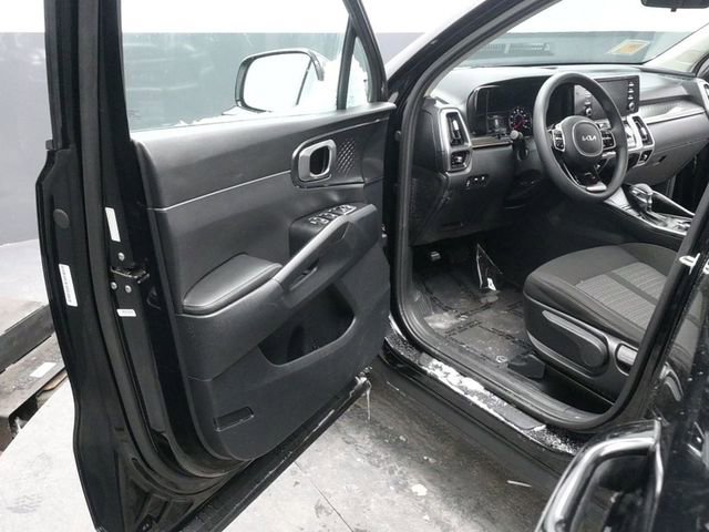 Used 2023 Kia Sorento LX image 17