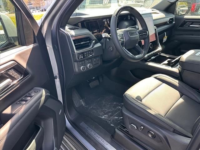 New 2026 GMC Yukon XL Denali w/ Denali Reserve Package image 18