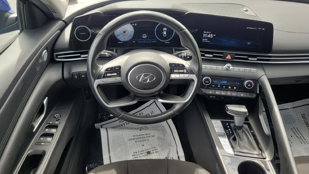 Used 2023 Hyundai Elantra SEL w/ Convenience Package FWD image 12