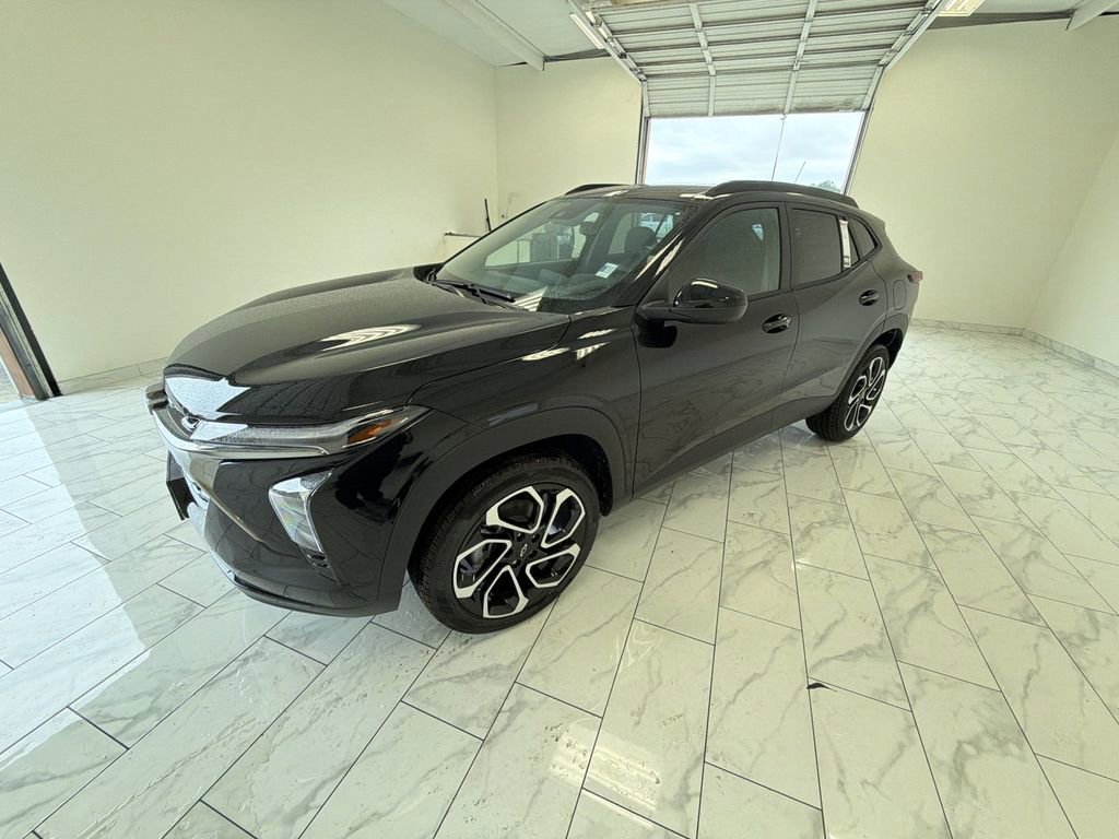 New 2026 Chevrolet Trax RS w/ Driver Confidence Package FWD image 4