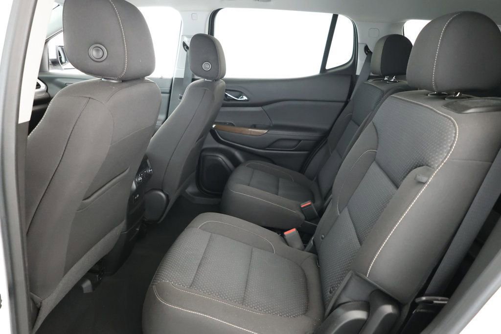 Used 2023 GMC Acadia SLE image 19
