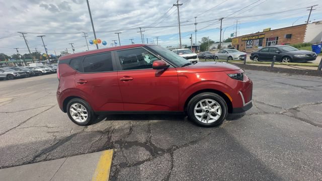 Certified 2023 Kia Soul LX w/ LX Technology Package FWD image 10