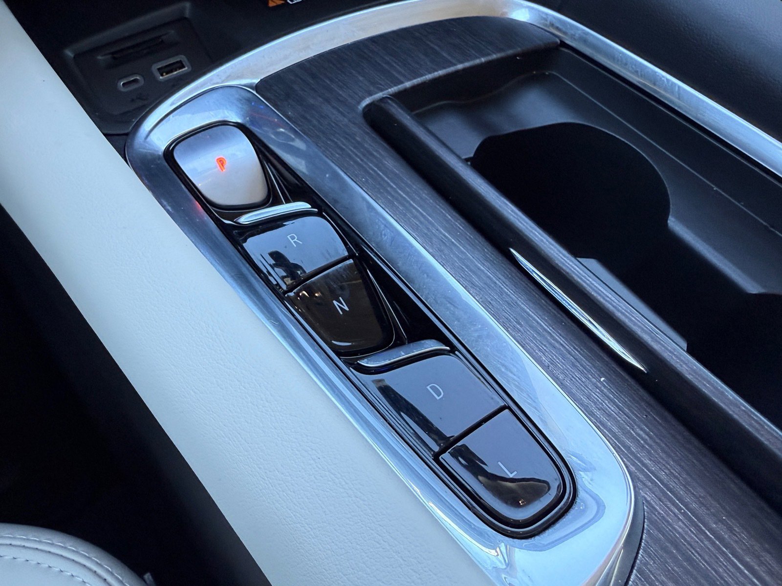 Used 2023 Buick Enclave Avenir w/ Avenir Technology Package image 23